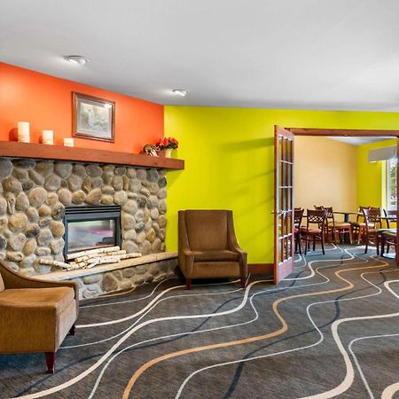 Econo Lodge Inn & Suites Eau Claire Zewnętrze zdjęcie