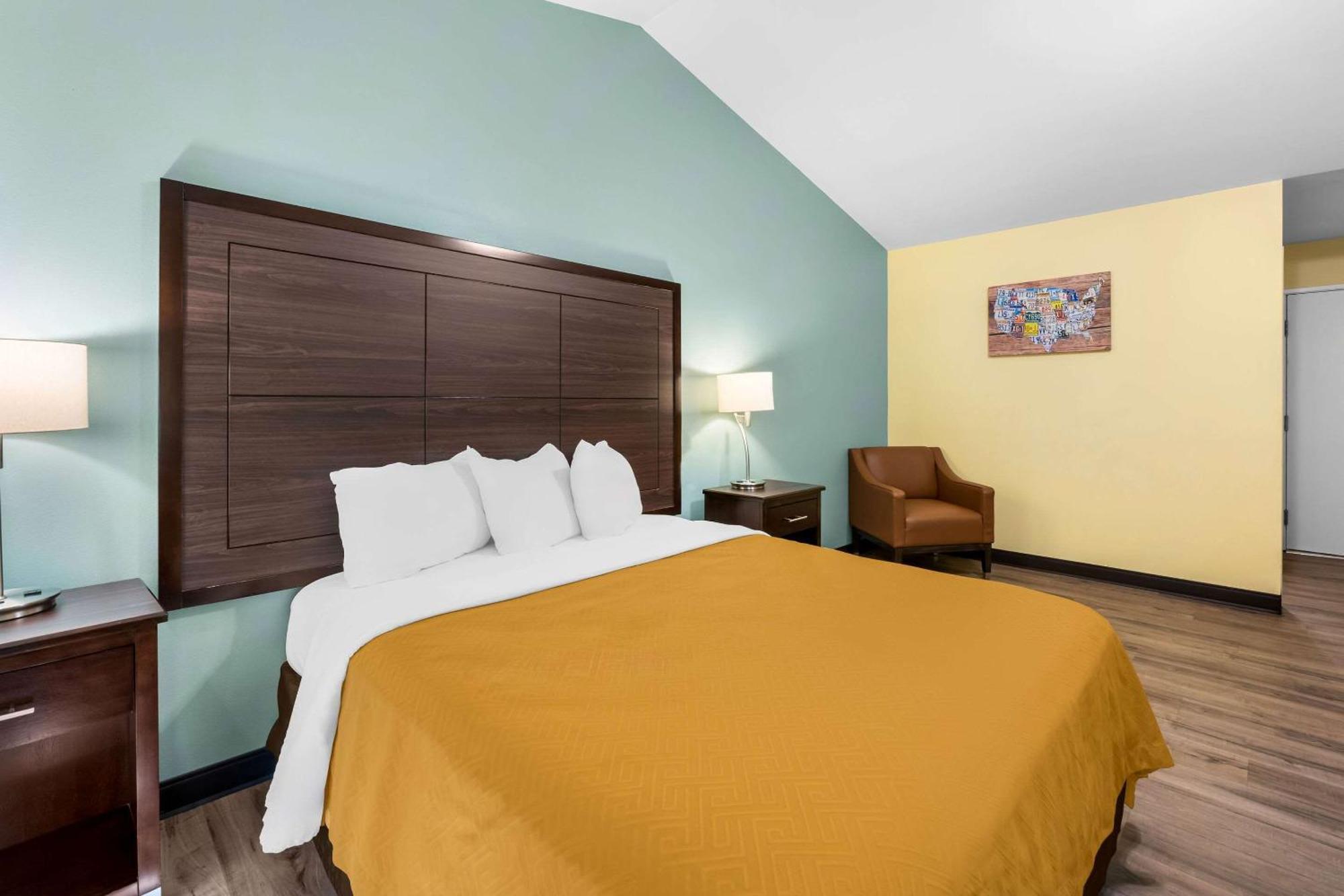 Econo Lodge Inn & Suites Eau Claire Zewnętrze zdjęcie