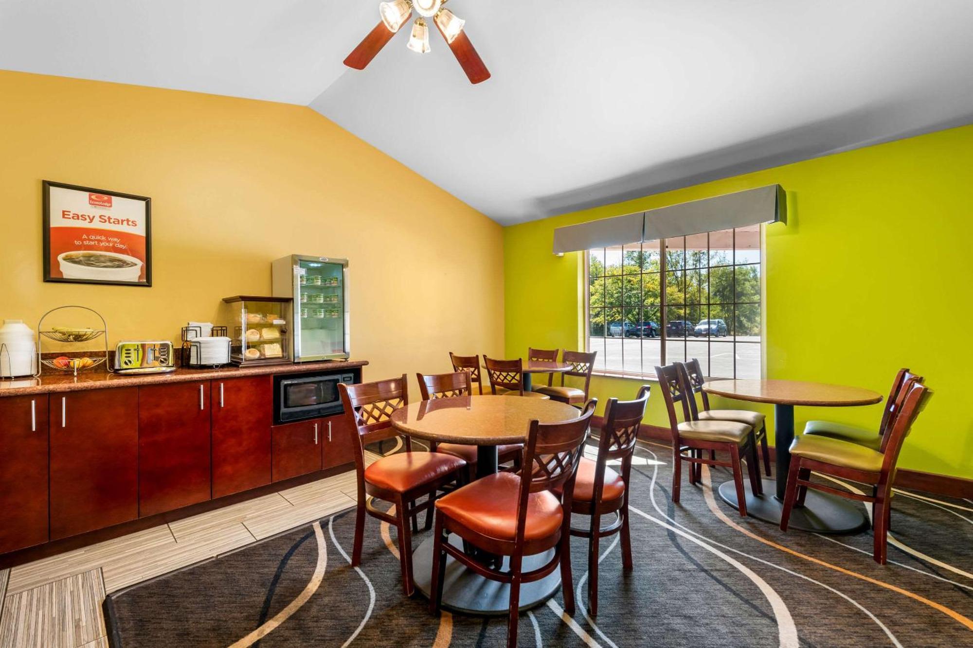 Econo Lodge Inn & Suites Eau Claire Zewnętrze zdjęcie