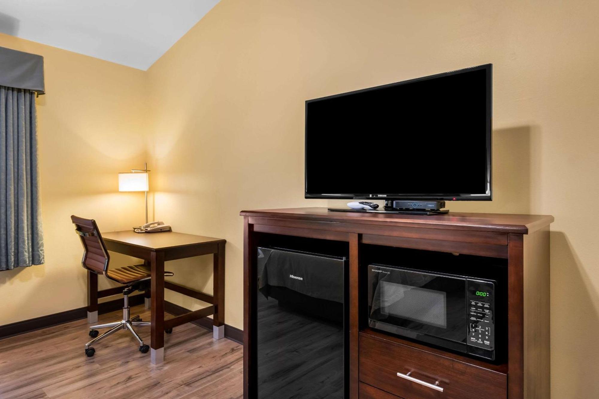 Econo Lodge Inn & Suites Eau Claire Zewnętrze zdjęcie