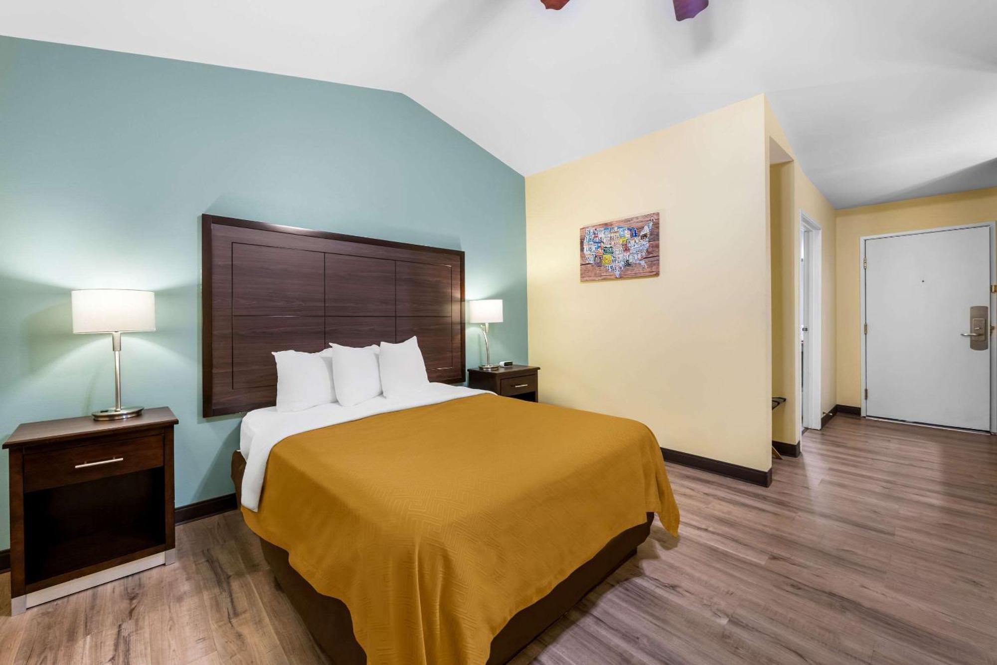 Econo Lodge Inn & Suites Eau Claire Zewnętrze zdjęcie