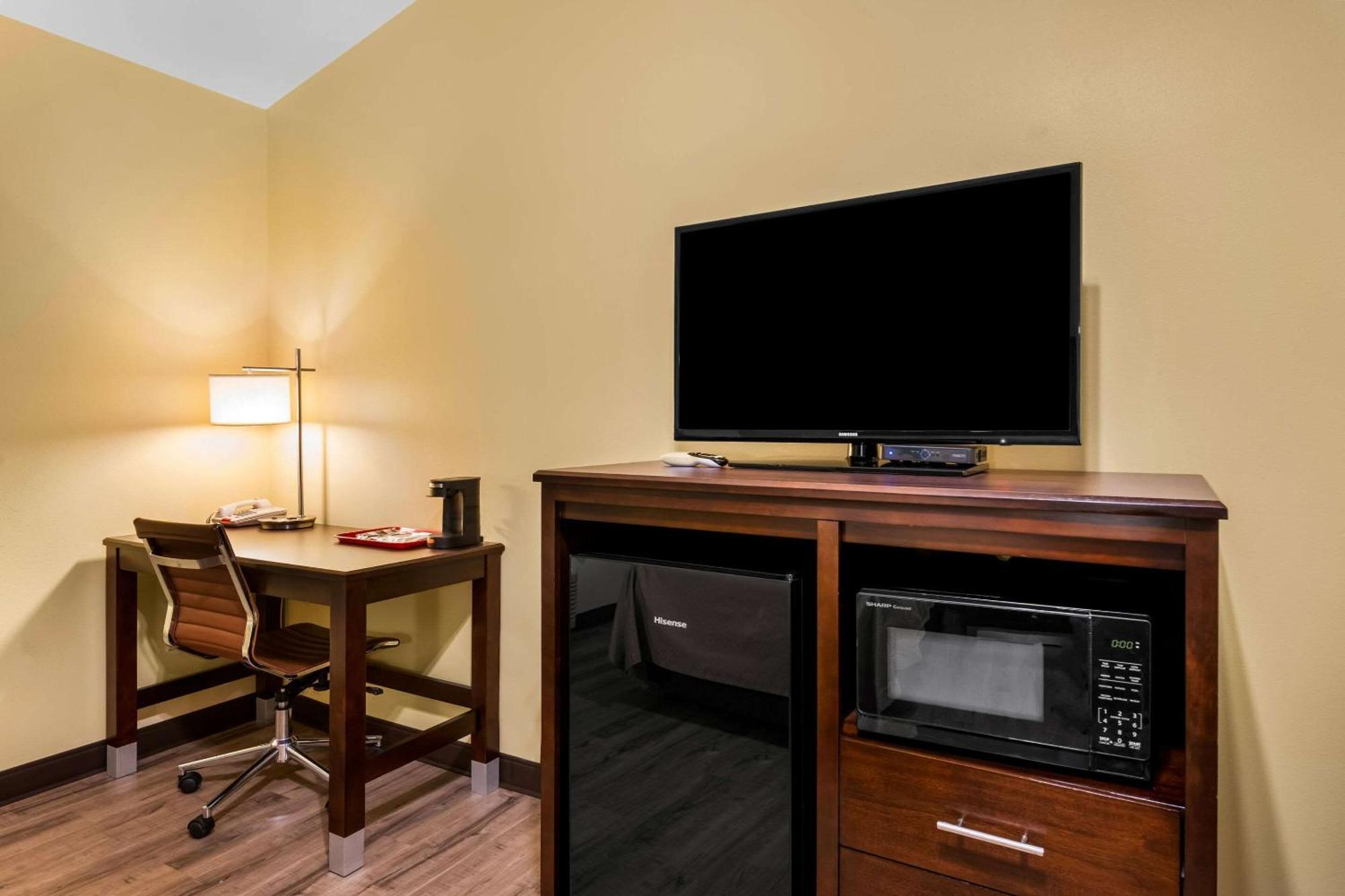 Econo Lodge Inn & Suites Eau Claire Zewnętrze zdjęcie
