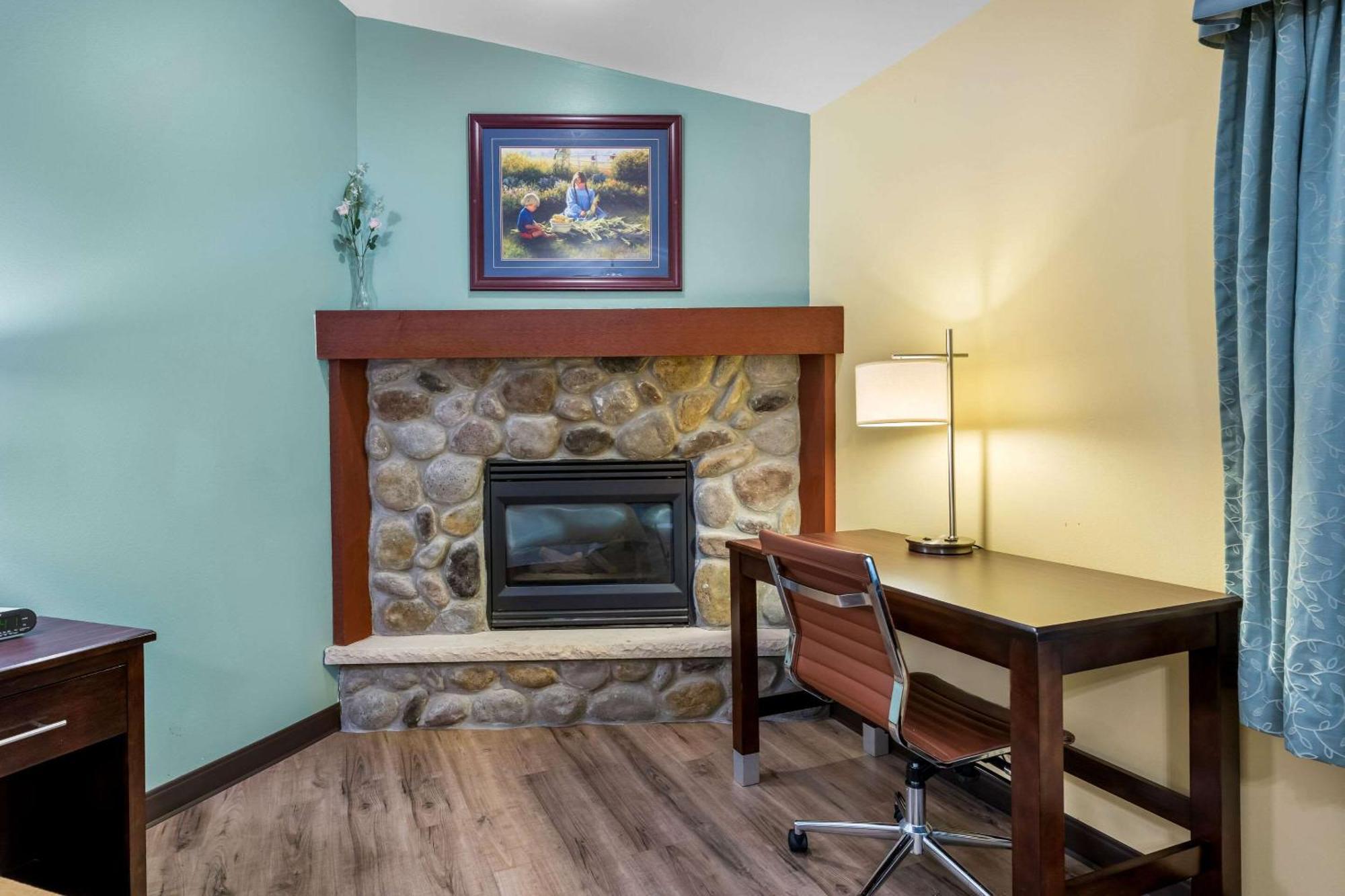 Econo Lodge Inn & Suites Eau Claire Zewnętrze zdjęcie