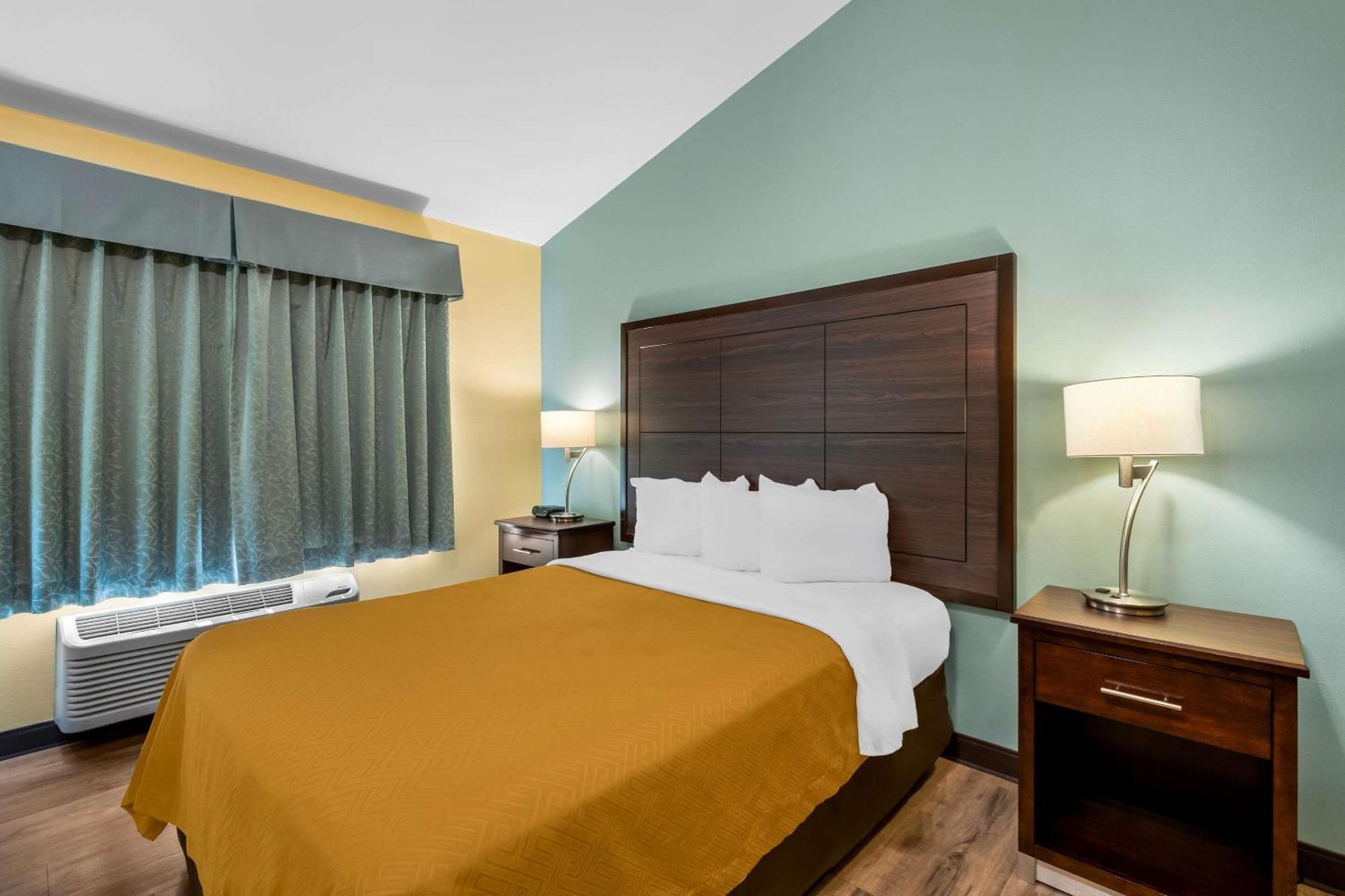 Econo Lodge Inn & Suites Eau Claire Zewnętrze zdjęcie