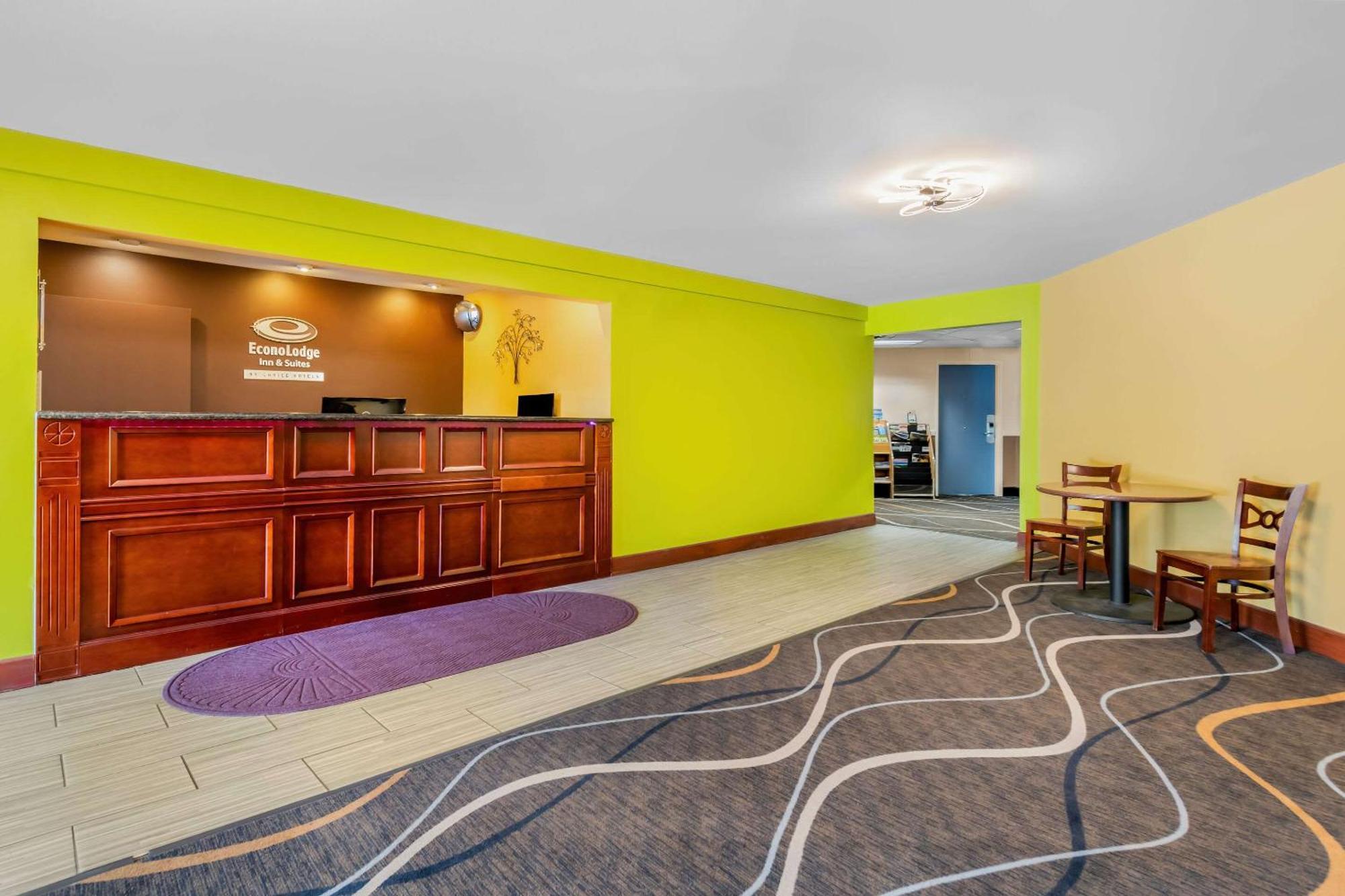 Econo Lodge Inn & Suites Eau Claire Zewnętrze zdjęcie