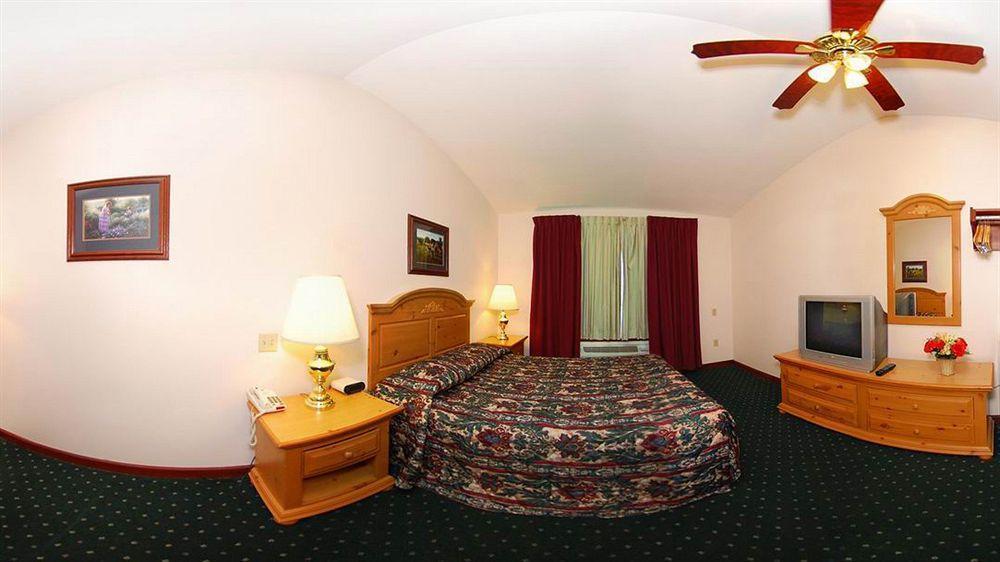 Econo Lodge Inn & Suites Eau Claire Zewnętrze zdjęcie