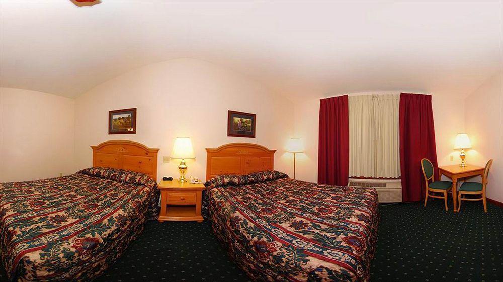 Econo Lodge Inn & Suites Eau Claire Zewnętrze zdjęcie