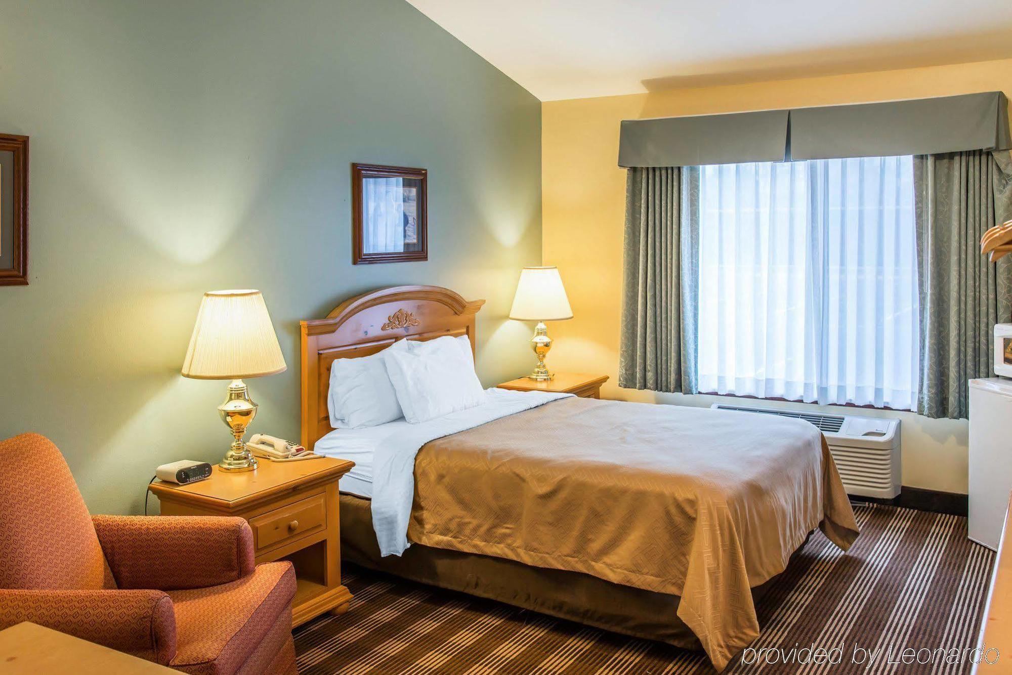 Econo Lodge Inn & Suites Eau Claire Zewnętrze zdjęcie