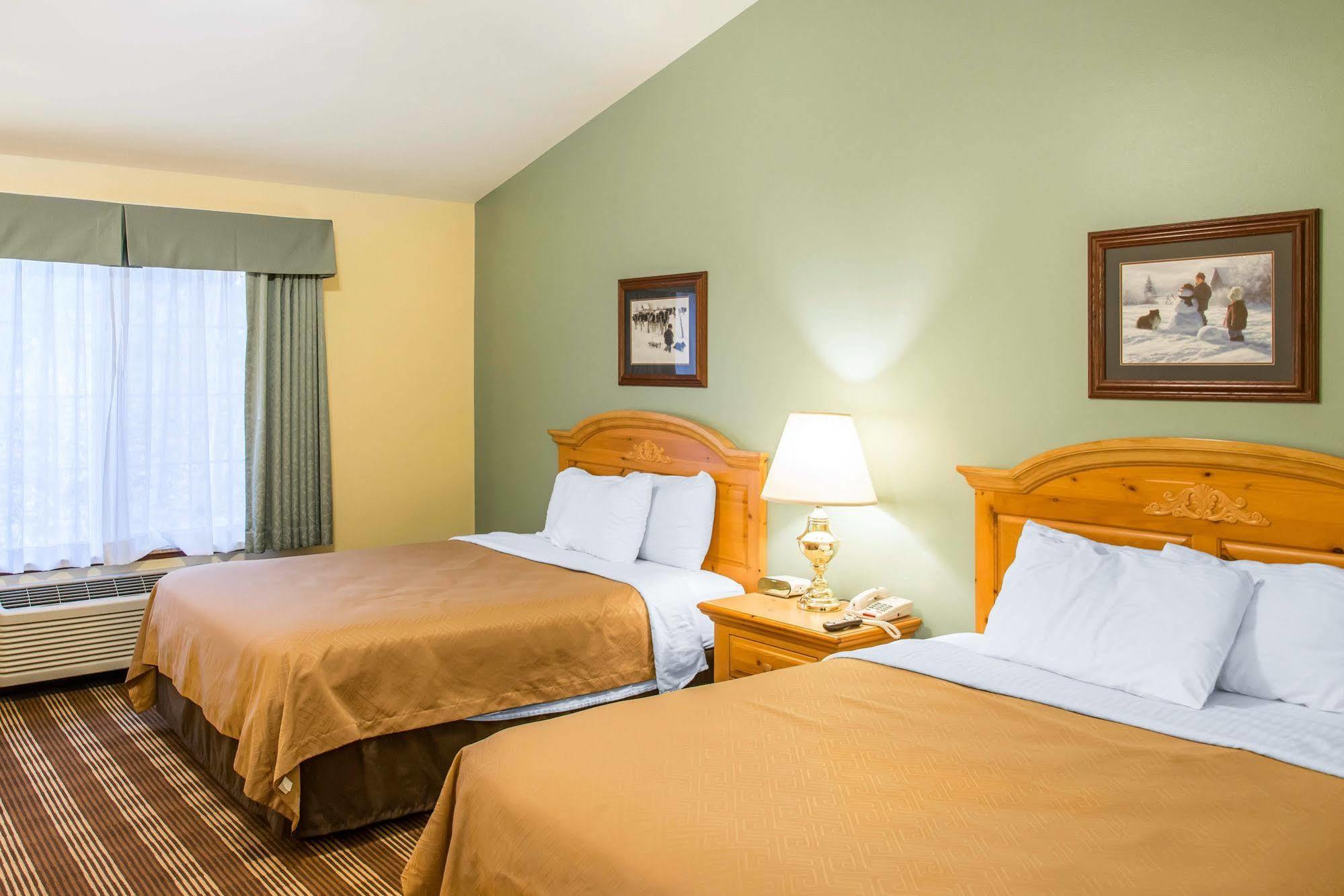 Econo Lodge Inn & Suites Eau Claire Zewnętrze zdjęcie