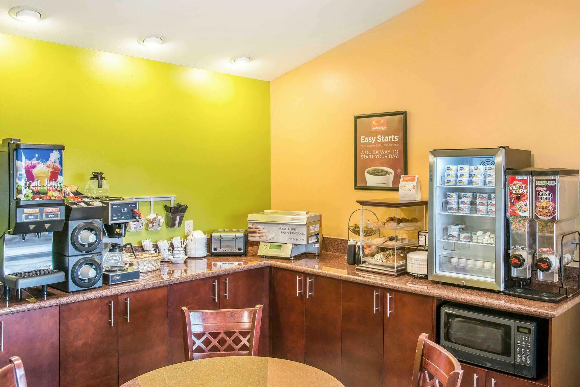 Econo Lodge Inn & Suites Eau Claire Zewnętrze zdjęcie
