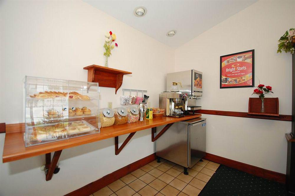 Econo Lodge Inn & Suites Eau Claire Zewnętrze zdjęcie
